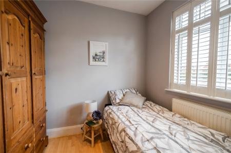 Bedroom 3 (2)