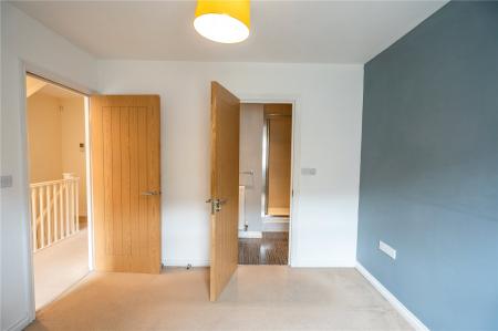Bedroom 1 (2)