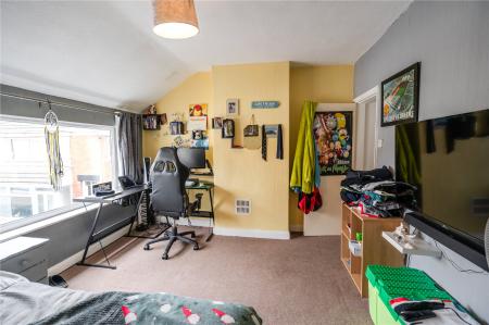 Bedroom 1 (2)