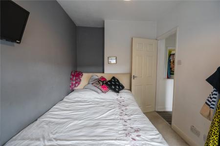 Bedroom 2 (2)
