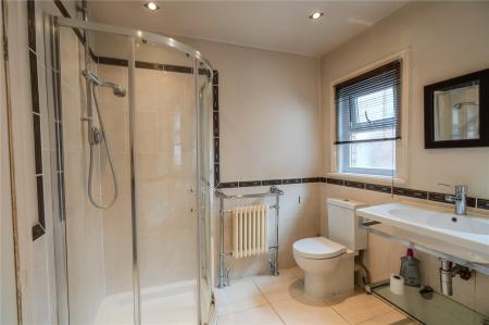 Family Bathroom (2)
