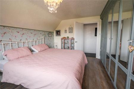 Bedroom 1 (2)