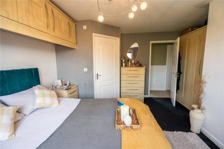 Bedroom 2 (2)