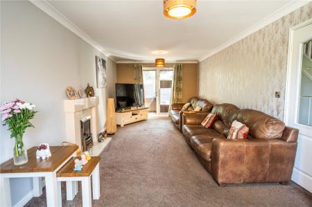 Living Room (2)