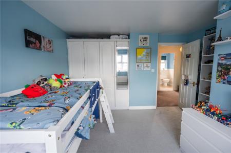 Bedroom 2 (2)