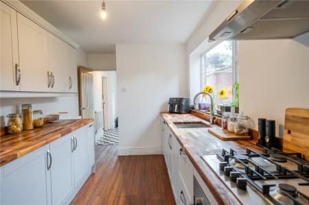 Kitchen (2)