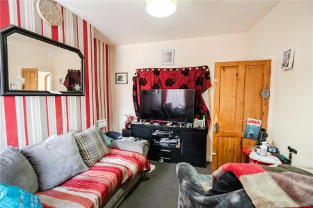 Living Room (2)