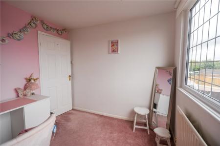 Bedroom 2 (2)