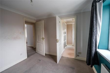 Bedroom 1 (2)