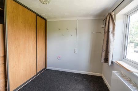 Bedroom 2 (2)