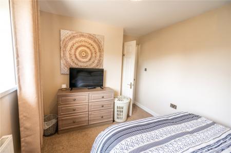 Bedroom 2 (2)