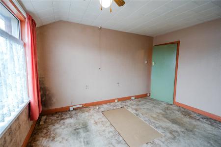 Bedroom 2 (2)