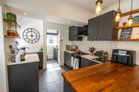 Kitchen (2)
