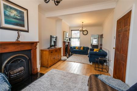 Living Room (2)
