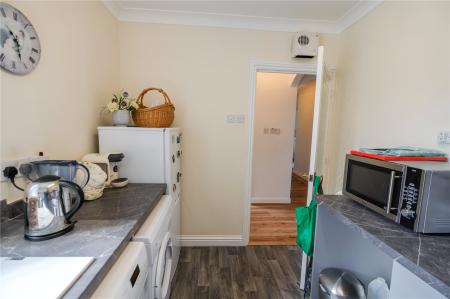Kitchen (2)