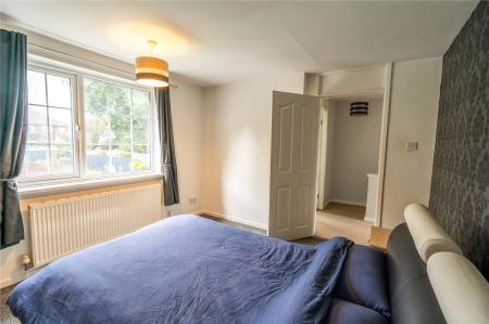 Bedroom 1 (2)