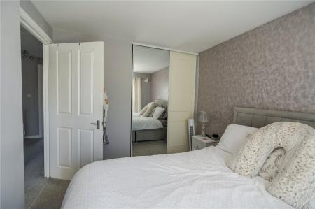 Bedroom 1 (2)