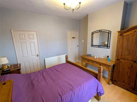 Bedroom 1 (2)