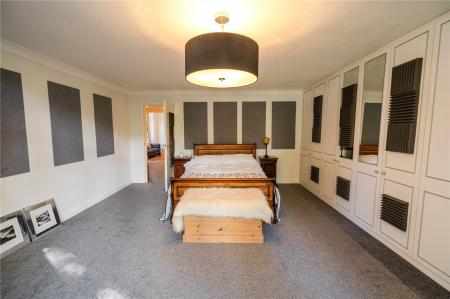 Bedroom (2)