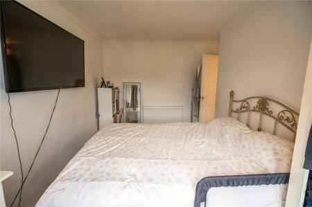 Bedroom 1 (2)