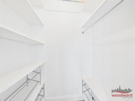 CAM01320G0-PR0356-STILL002.jpg