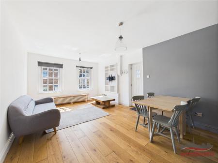 Loung/Dining Room