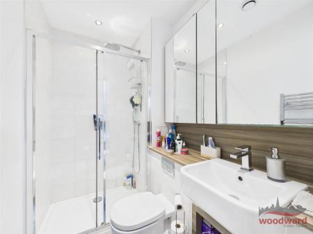 En-Suite Bathroom