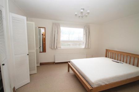 bedroom 1.JPG