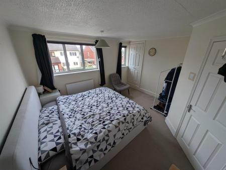 Main bedroom 2.jpeg