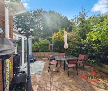 43a926f2-garden 20seating 20area.jpg