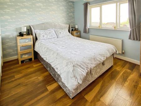 Main double bedroom