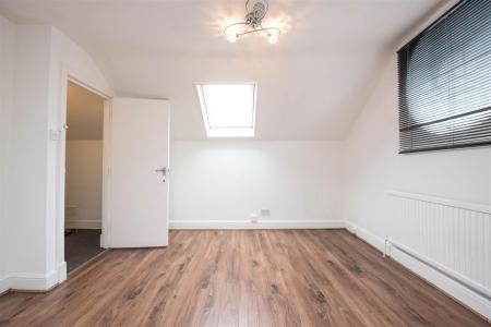 Tesoro_property_2 Oakfield Rd _Bedroom 2 (2).jpg