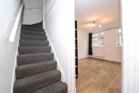 Tesoro_property_2 Oakfield Rd _Livingroom.jpg