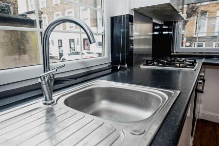 Tesoro_property_2 Oakfield Rd _Kitchen (3).jpg