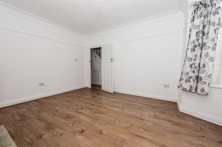 Tesoro_property_3 Howard Rd _Livingroom (3).jpg