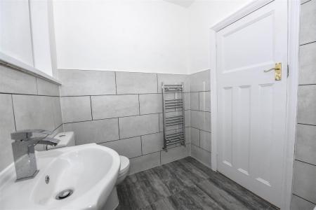 Tesoro_property_3 Howard Rd _Bathroom (3).jpg