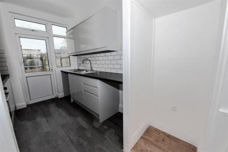 Tesoro_property_3 Howard Rd _Kitchen (2).jpg