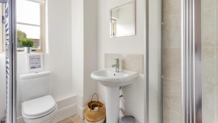 Windrush-Burford-Bathroom-13.jpg