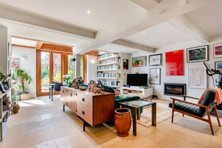 8650702-interior43.jpg