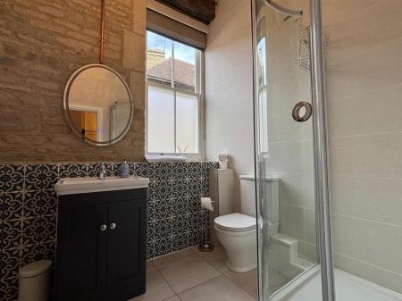 Quenington Apartment.13.jpeg