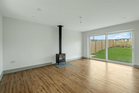 2 Saxon Drive (13).jpg