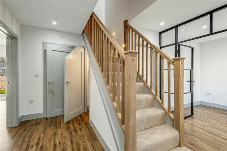 4 Saxon Drive (3).jpg