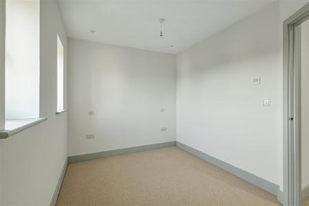 4 Saxon Drive (12).jpg