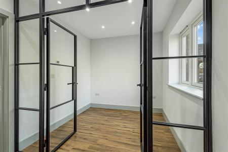 4 Saxon Drive (4).jpg