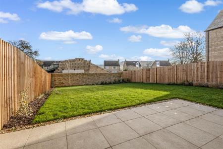 4 Saxon Drive (1).jpg