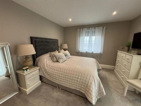 WhatsApp Image 2025-12-08 at 14.15.28 (1).jpeg