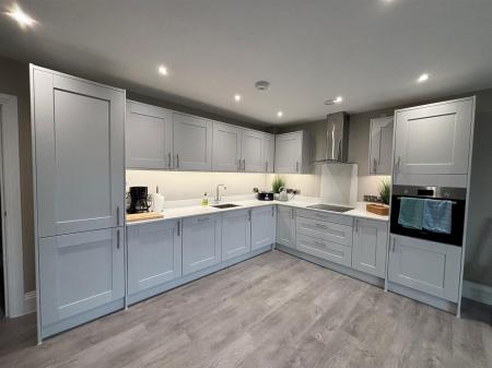 WhatsApp Image 2025-12-08 at 14.15.32 (6).jpeg