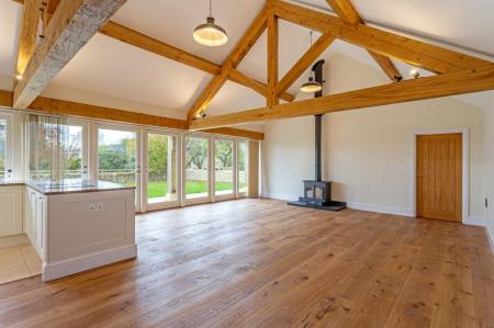 Hares Barn 289215 (1).jpg