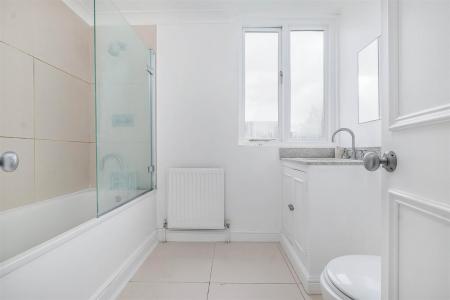 En-Suite Bathroom