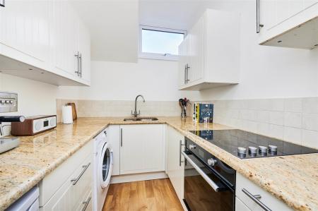 James_Anderson_-_Flat__Upper_Richmond_Road_West_7.